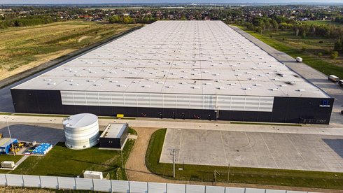 Amazon – podjął decyzję o dalszym rozwoju swojej inwestycji w Łodzi. Firma zamierza powiększyć powstające w Łodzi centrum logistyczne o kolejne 33 000 mkw i stworzyć 500 nowych miejsc pracy w ciągu najbliższego roku. Archiwum UMŁ