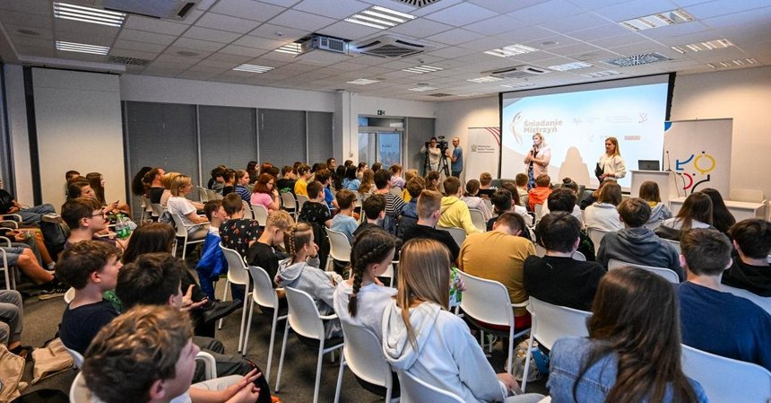 zdjęcie z warsztatów Łódź 2024, uczestnicy podczas panelu