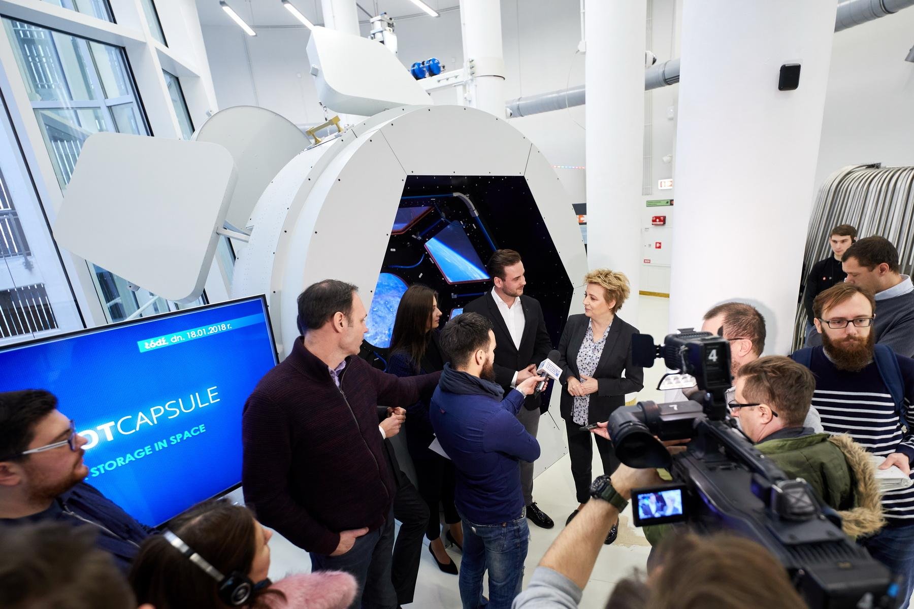 Łódzki stert-up Shoot Capsule znalazł w branży kosmicznej miejsce dla siebie. To zarządzanie i przechowywanie danych w kosmosie, fot. Sebastian Glapiński / UMŁ