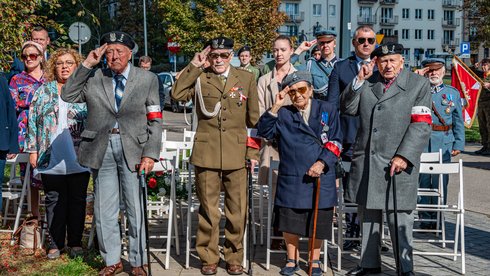 Barbara Mazurkiewicz ps. Muszka, pułkownik Włodzimierz Pajdowski ps. Niemen, porucznik Eugeniusz Uhryn, ps. Żak, porucznik Edmund Starzyński pd. Dąb. Fot. P. Wacławiak, UMŁ