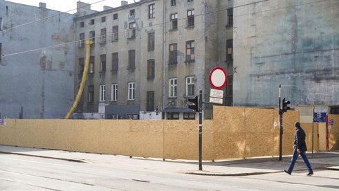 U zbiegu ul. Kilińskiego i Jaracza powstaje zadaszone targowisko fot. Witold Ancerowicz / UMŁ