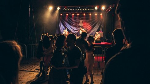 Startuje LDZ Alternatywa 2018. To 8 bezpłatnych koncertów: od polskiego popu, przez psychodeliczną muzykę avant-rockową po jazzową improwizację mat. prasowe