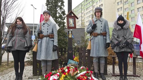 Krzyż Powstańczy u zbiegu ulic Łagiewnickiej i Inflanckiej upamiętnia miejsce, w którym rozstrzeliwano powstańców schwytanych z bronią w ręku. fot. Andrzej Janecki