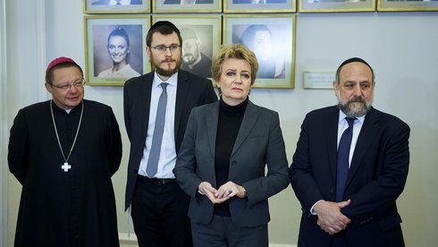 Od lewej: Grzegorz Ryś, Dawid Szychowski, Hanna Zdanowska, Michael Schudrich fot. Radosław Jóźwiak / UMŁ