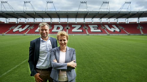 Prezydent Hanna Zdanowska i radny Bartosz Domaszewicz zachęcają do wspólnego kibicowania fot. Radosław Jóźwiak / UMŁ
