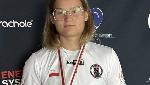 Amelia Kostrzewa z medalem