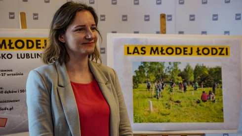 Radna Małgorzata Moskwa - Wodnicka, pomysłodawczyni akcji "Las młodej Łodzi" fot. G. Sikora