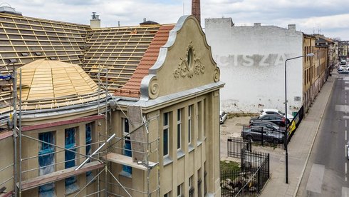 Budynek był ruiną, dziś cieszy oko. Ostatni etap prac przy słynnej "Szuflandii" fot. Stefan Brajter / UMŁ