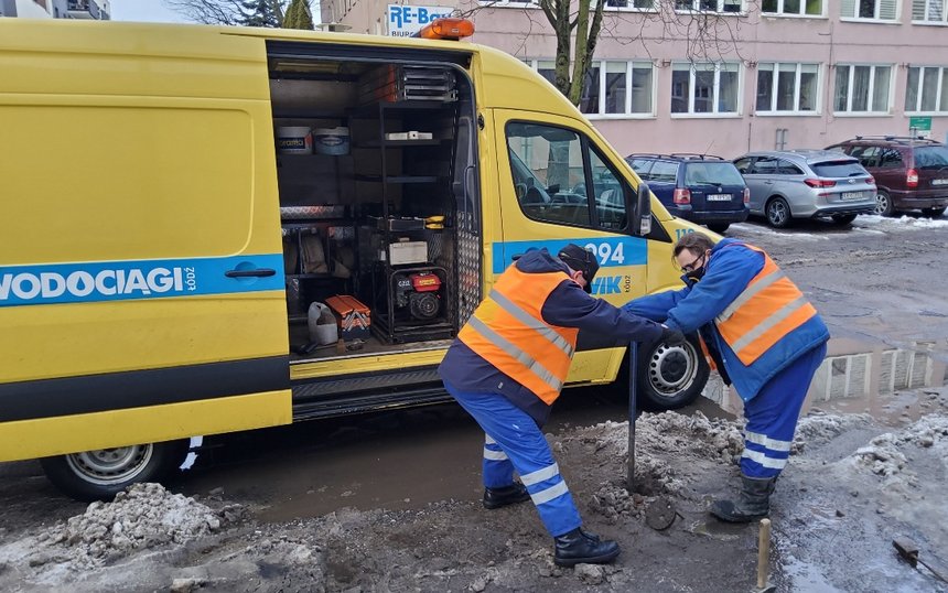 Usuwanie awarii wodociągowych spowodowanych niskimi temperaturami