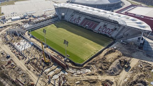 Mimo wyjątkowych okoliczności prace na budowie stadionu przy al. Unii idą zgodnie z planem. fot. Stefan Brajter